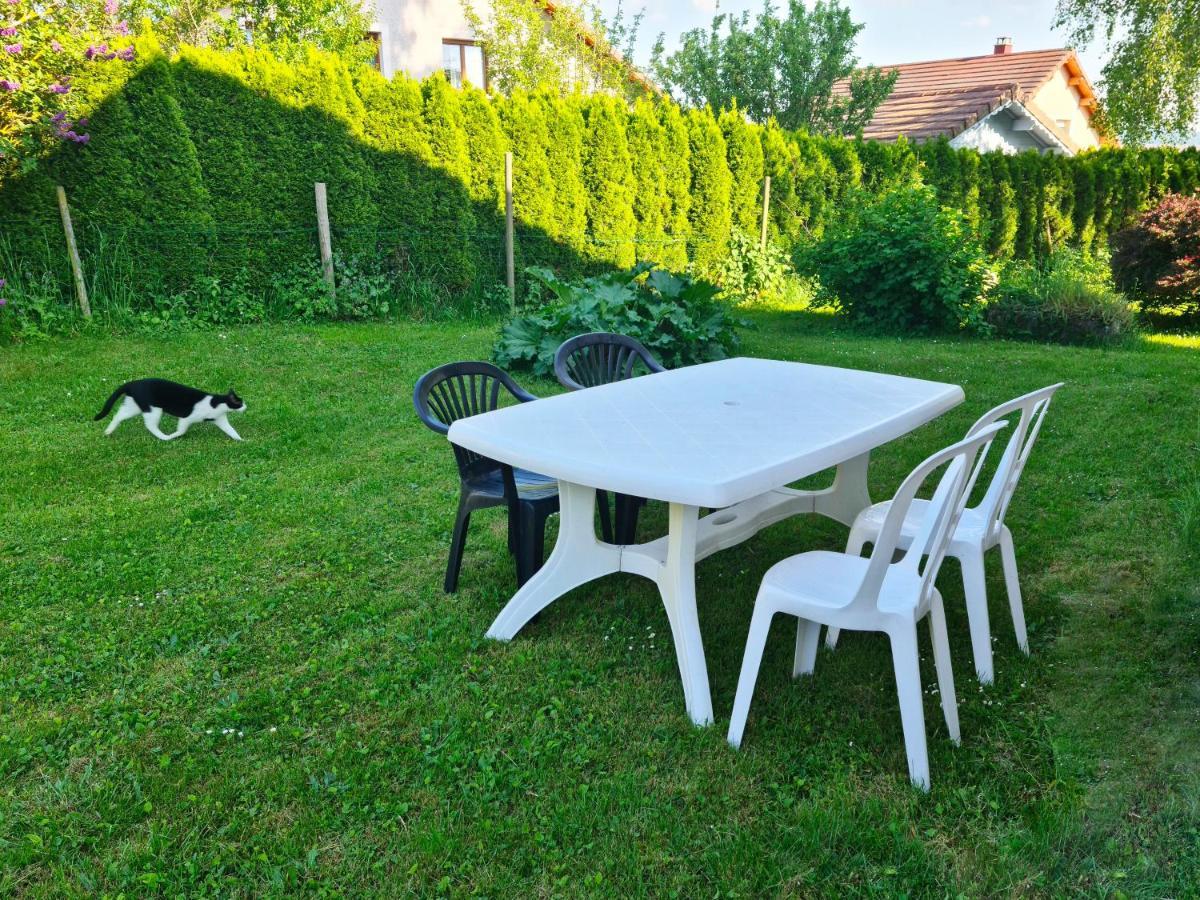 Vaste Studio Chaleureux Chaffois Buitenkant foto